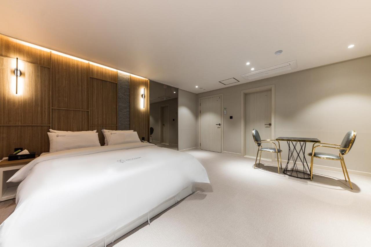 Hotel Lium Cheonan Buitenkant foto