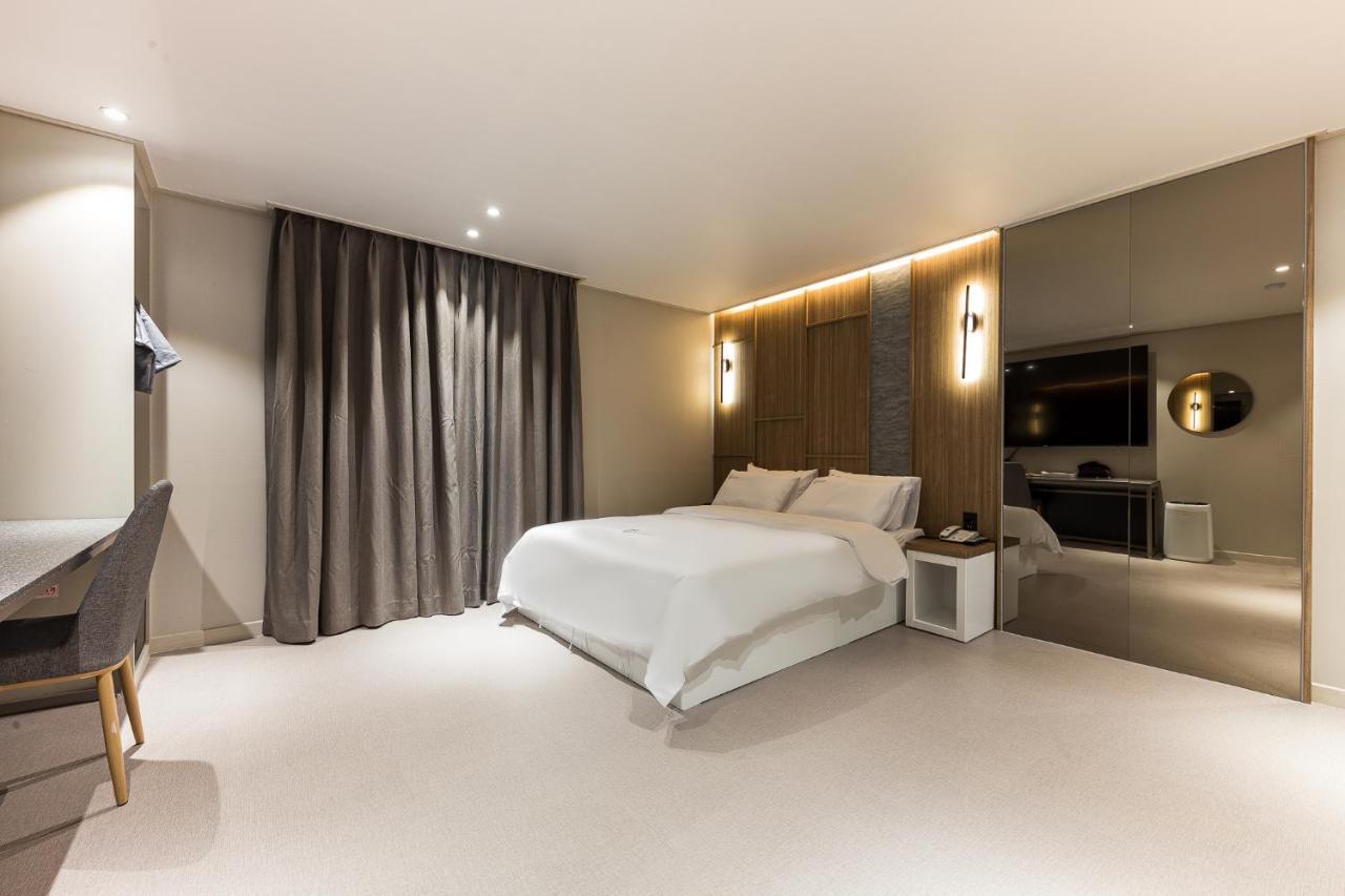 Hotel Lium Cheonan Buitenkant foto