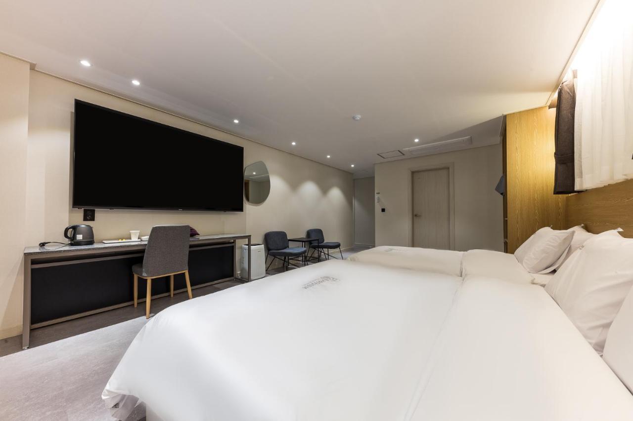 Hotel Lium Cheonan Buitenkant foto