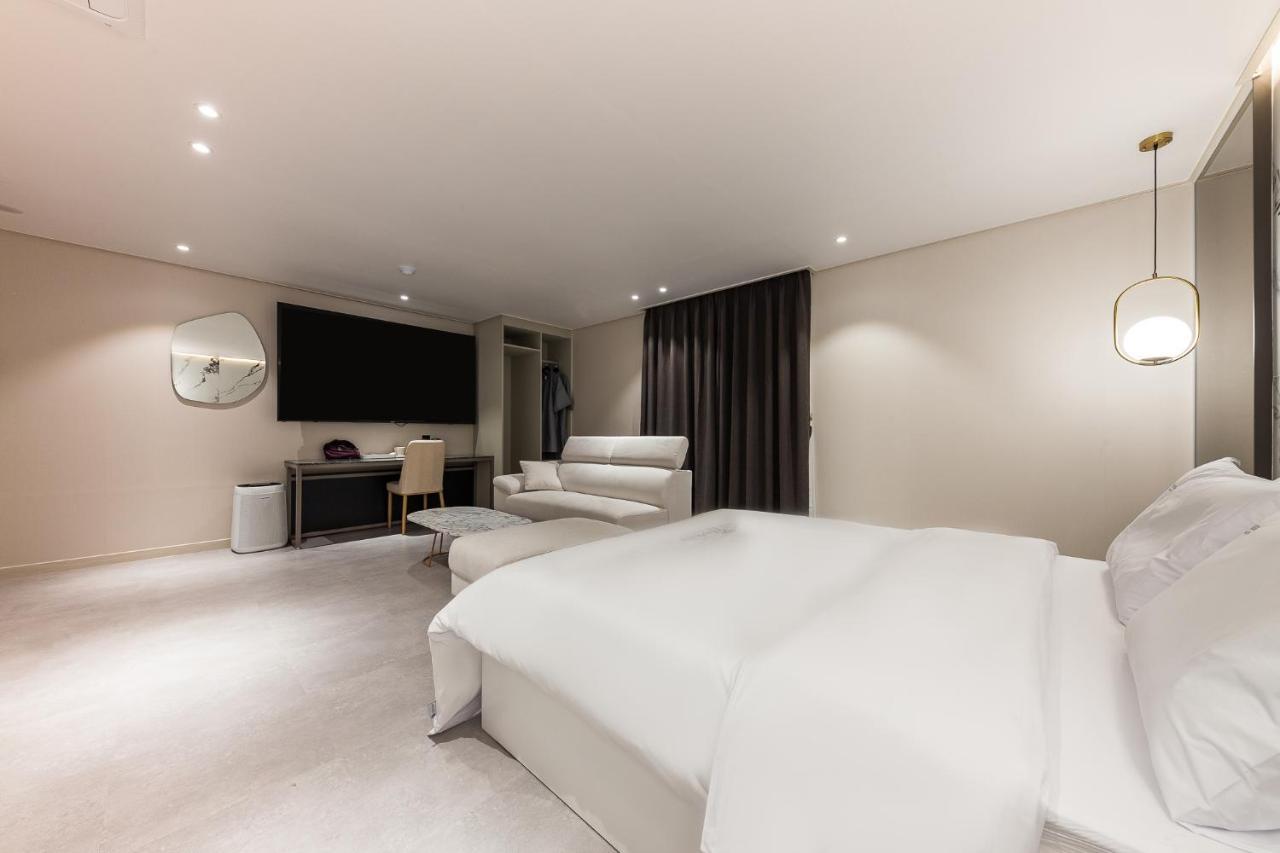 Hotel Lium Cheonan Buitenkant foto