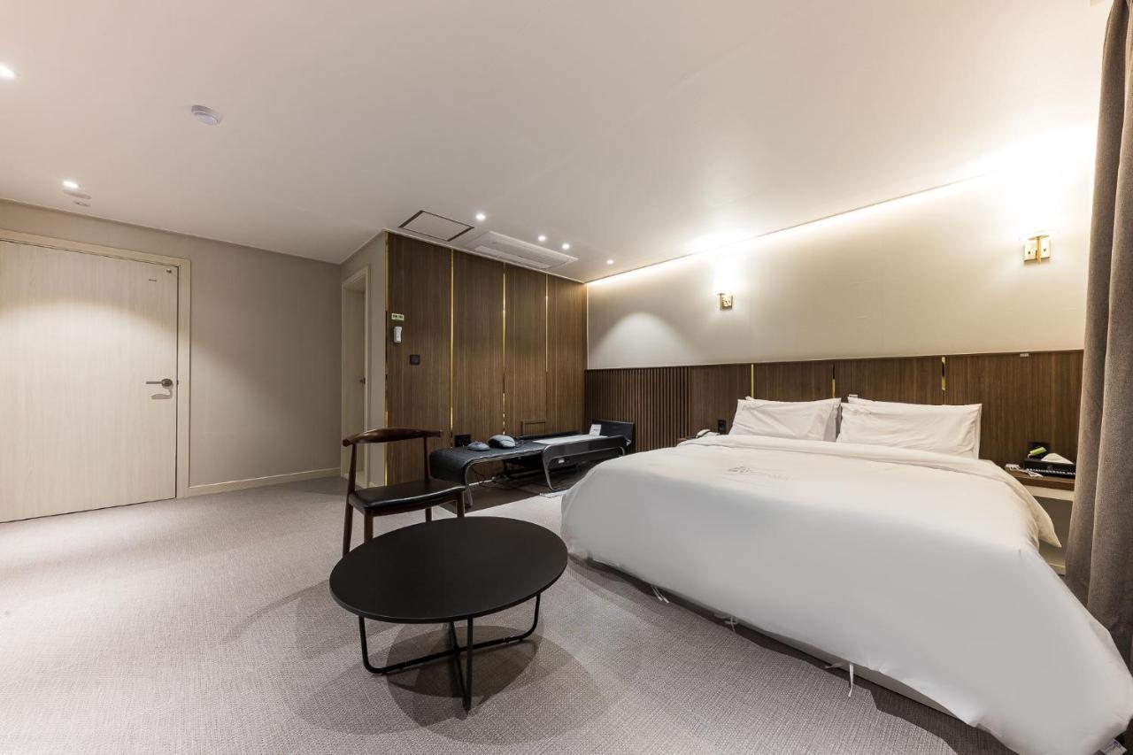 Hotel Lium Cheonan Buitenkant foto