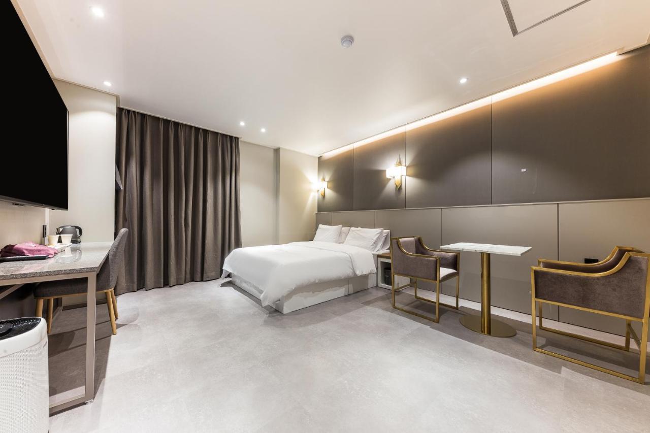 Hotel Lium Cheonan Buitenkant foto
