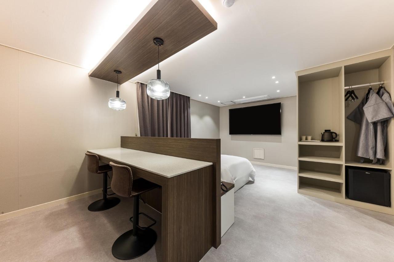 Hotel Lium Cheonan Buitenkant foto