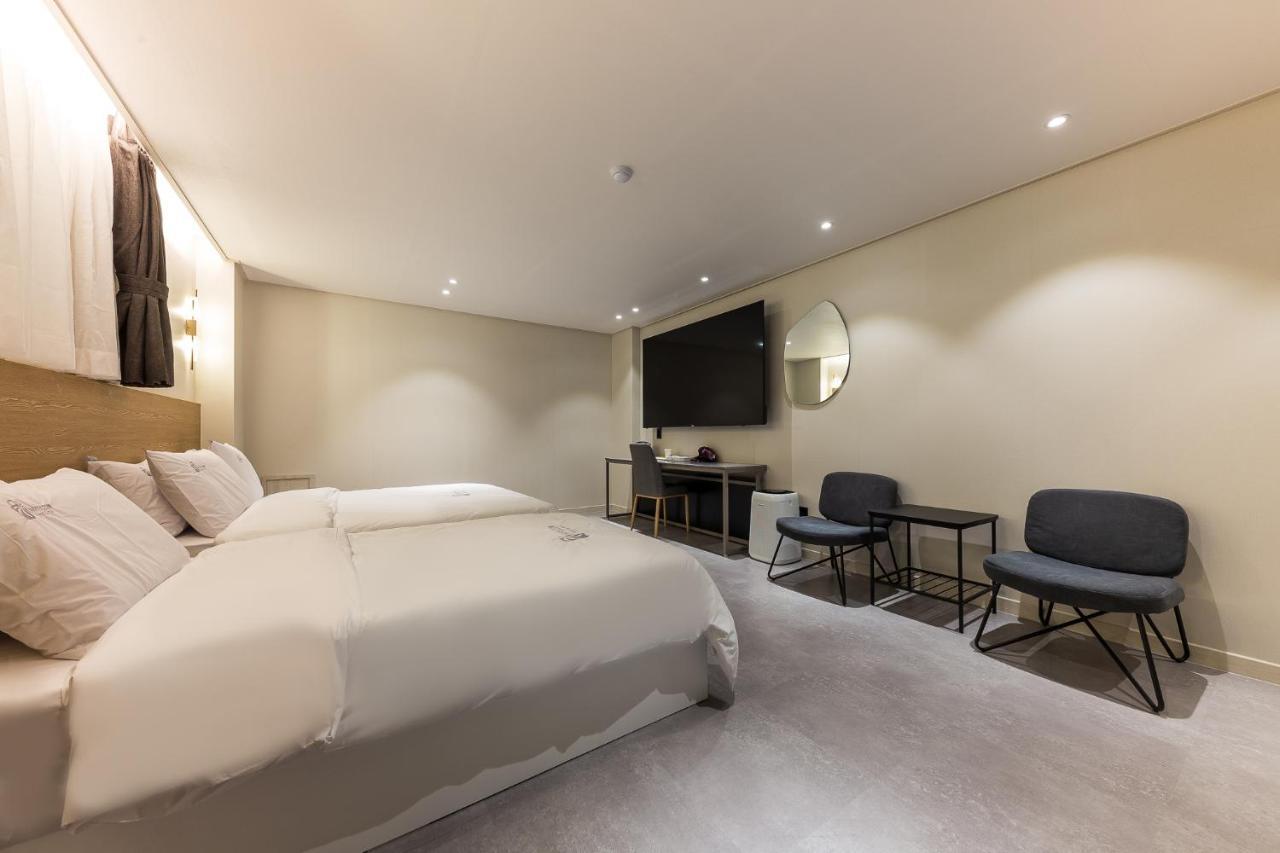 Hotel Lium Cheonan Buitenkant foto