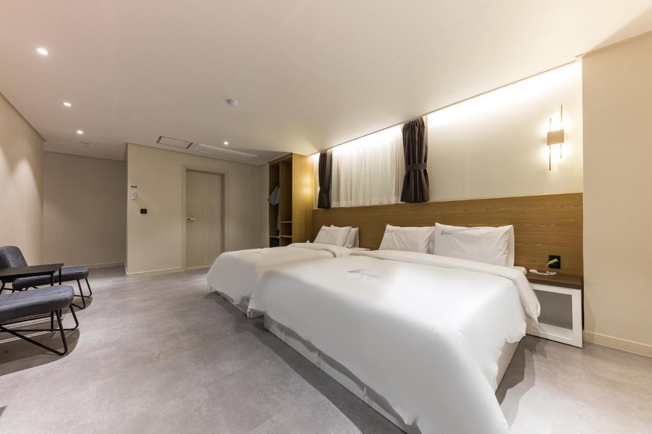 Hotel Lium Cheonan Buitenkant foto