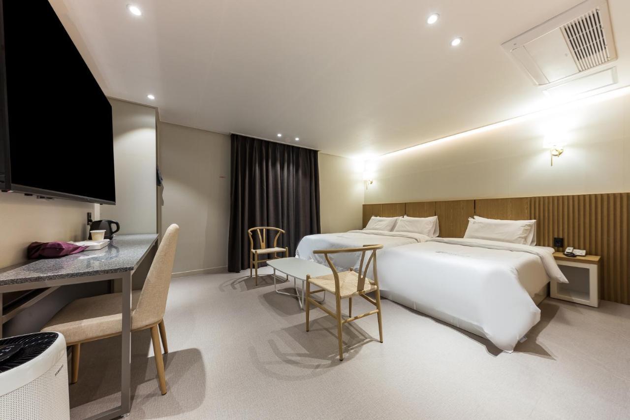 Hotel Lium Cheonan Buitenkant foto