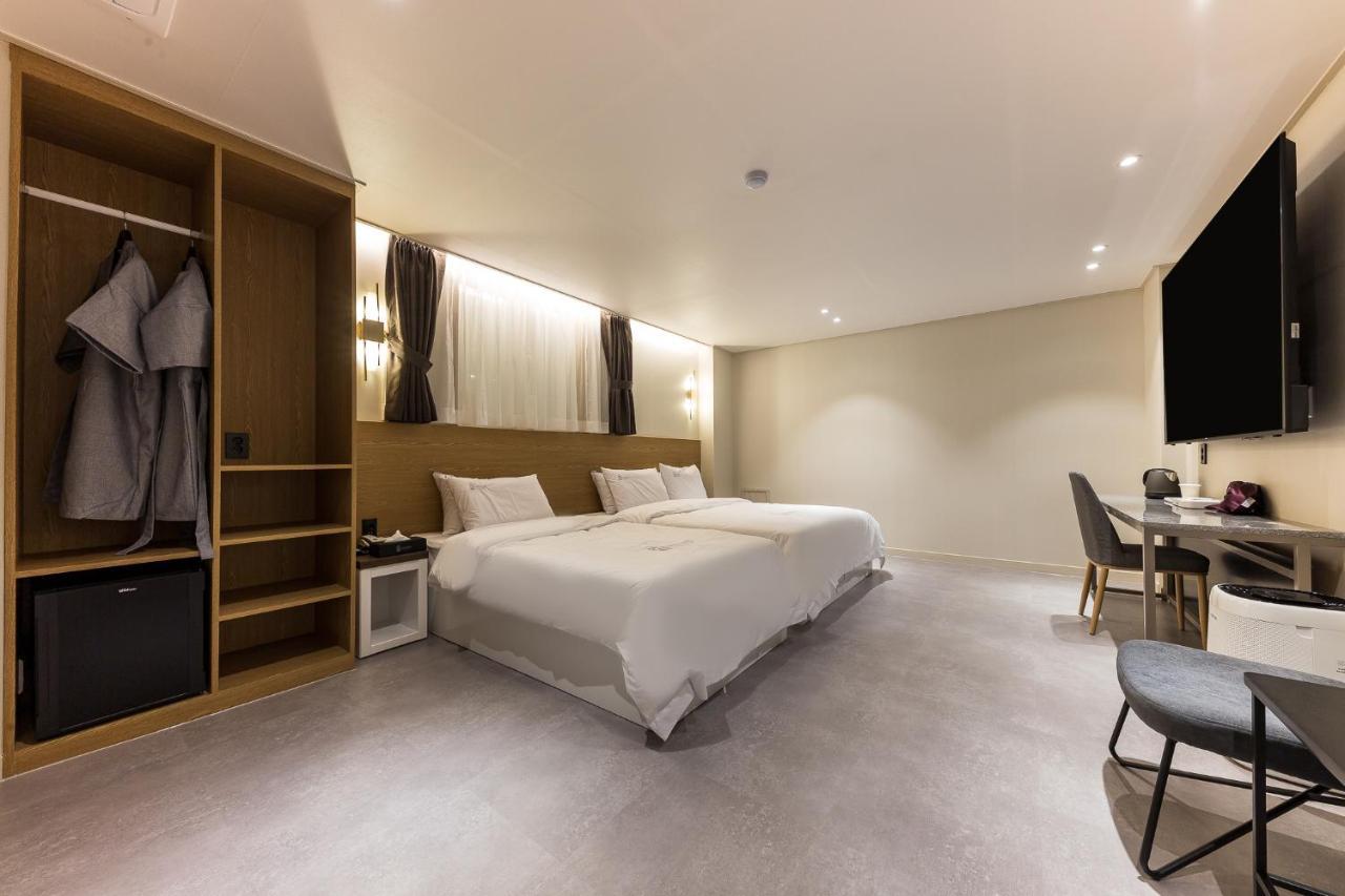 Hotel Lium Cheonan Buitenkant foto