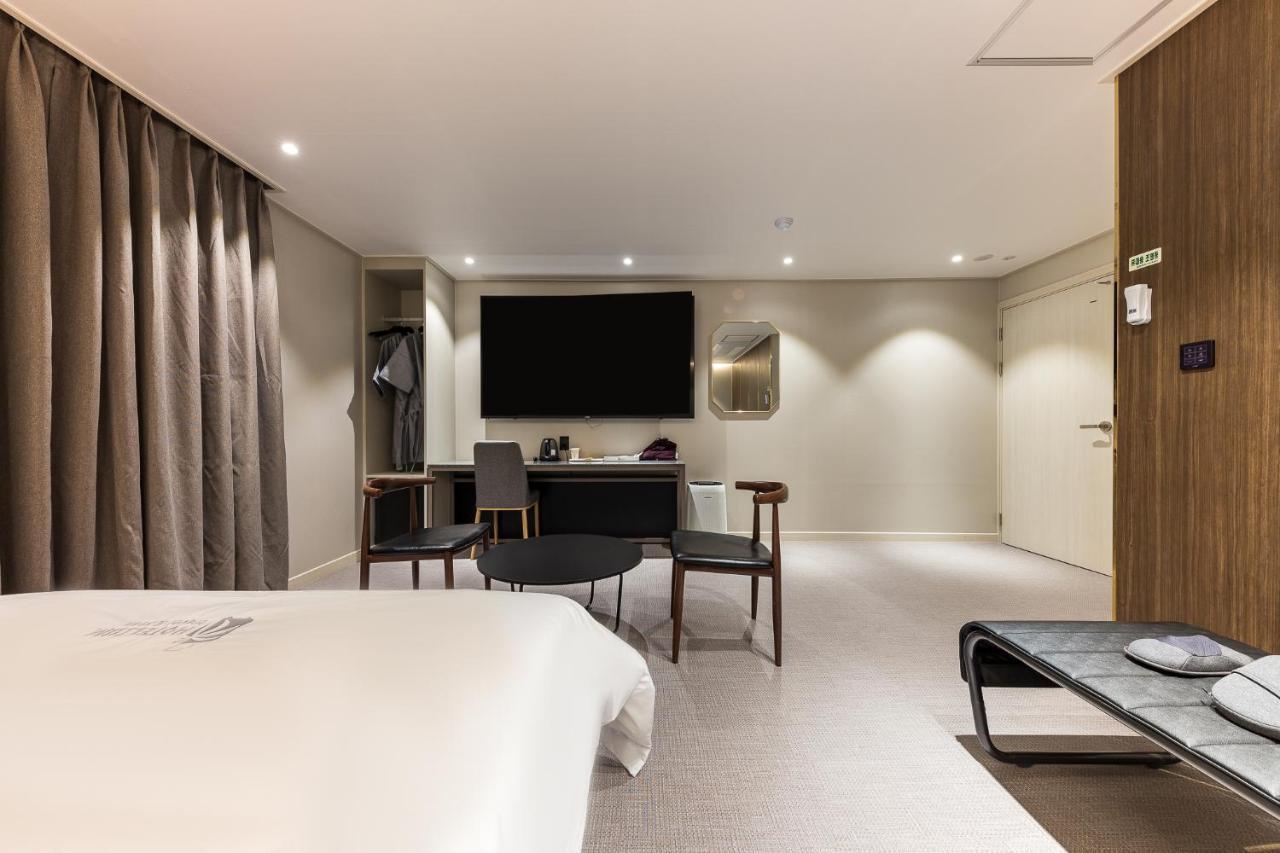 Hotel Lium Cheonan Buitenkant foto