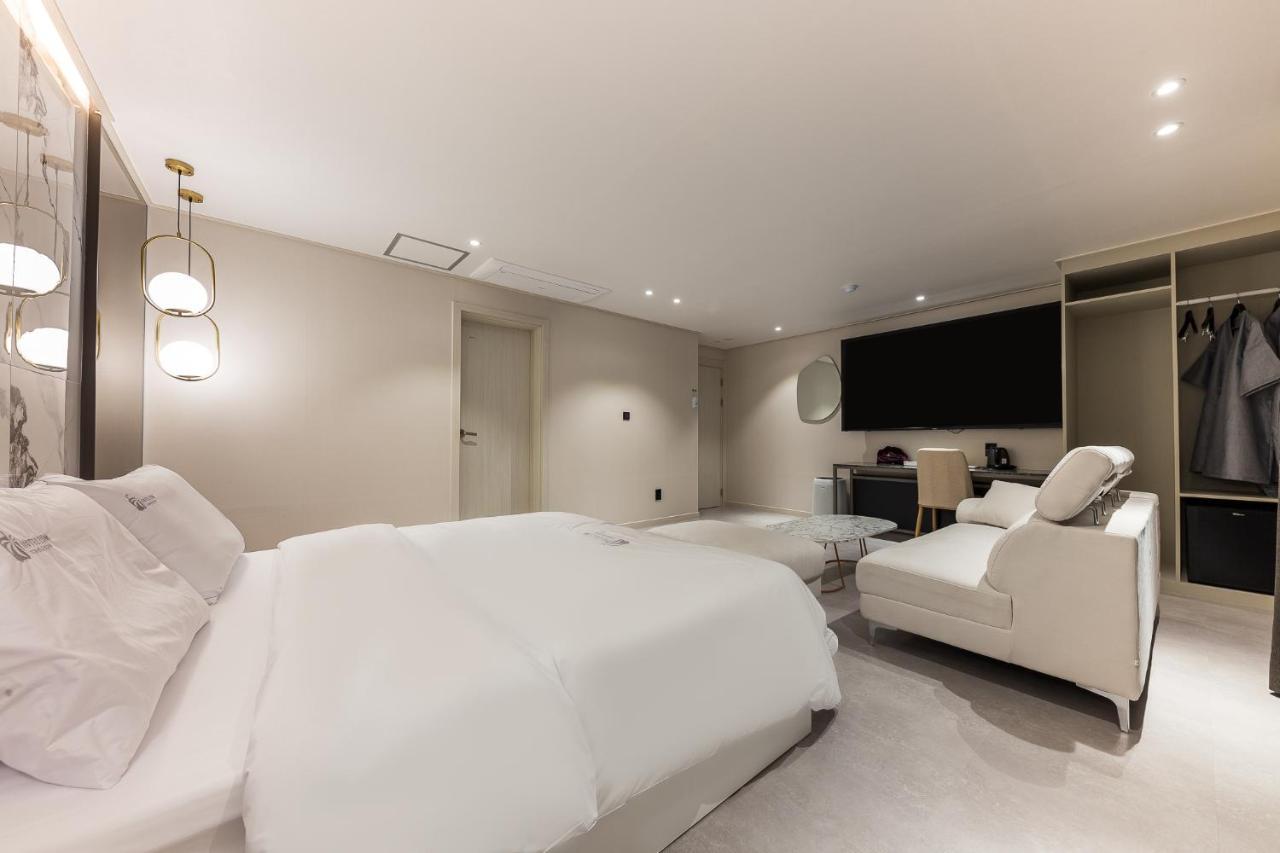 Hotel Lium Cheonan Buitenkant foto